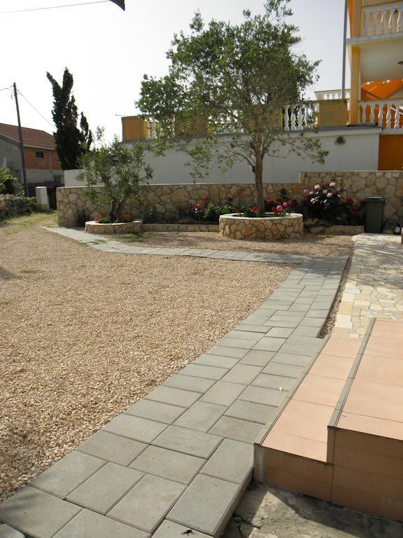 Apartments Babic Новаля Екстер'єр фото