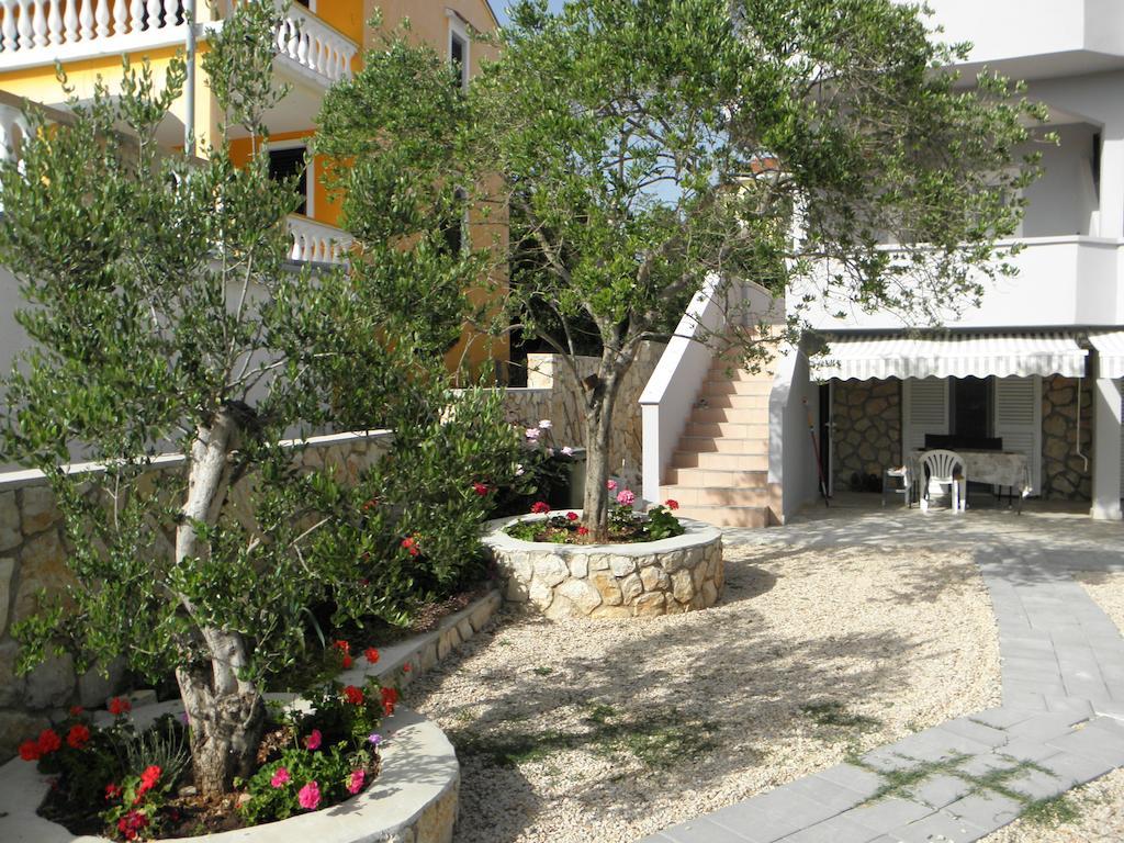 Apartments Babic Новаля Екстер'єр фото