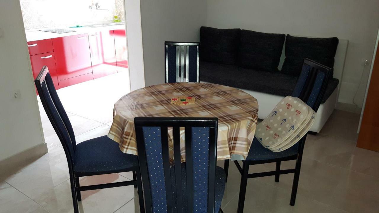 Apartments Babic Новаля Екстер'єр фото